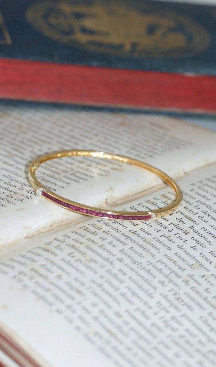 Bracelet jonc ouvrant rubis calibrés et diamants - Castafiore