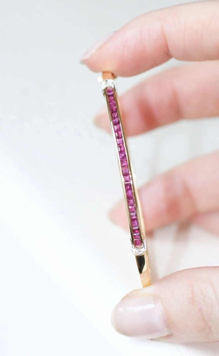 Bracelet jonc ouvrant rubis calibrés et diamants - Castafiore