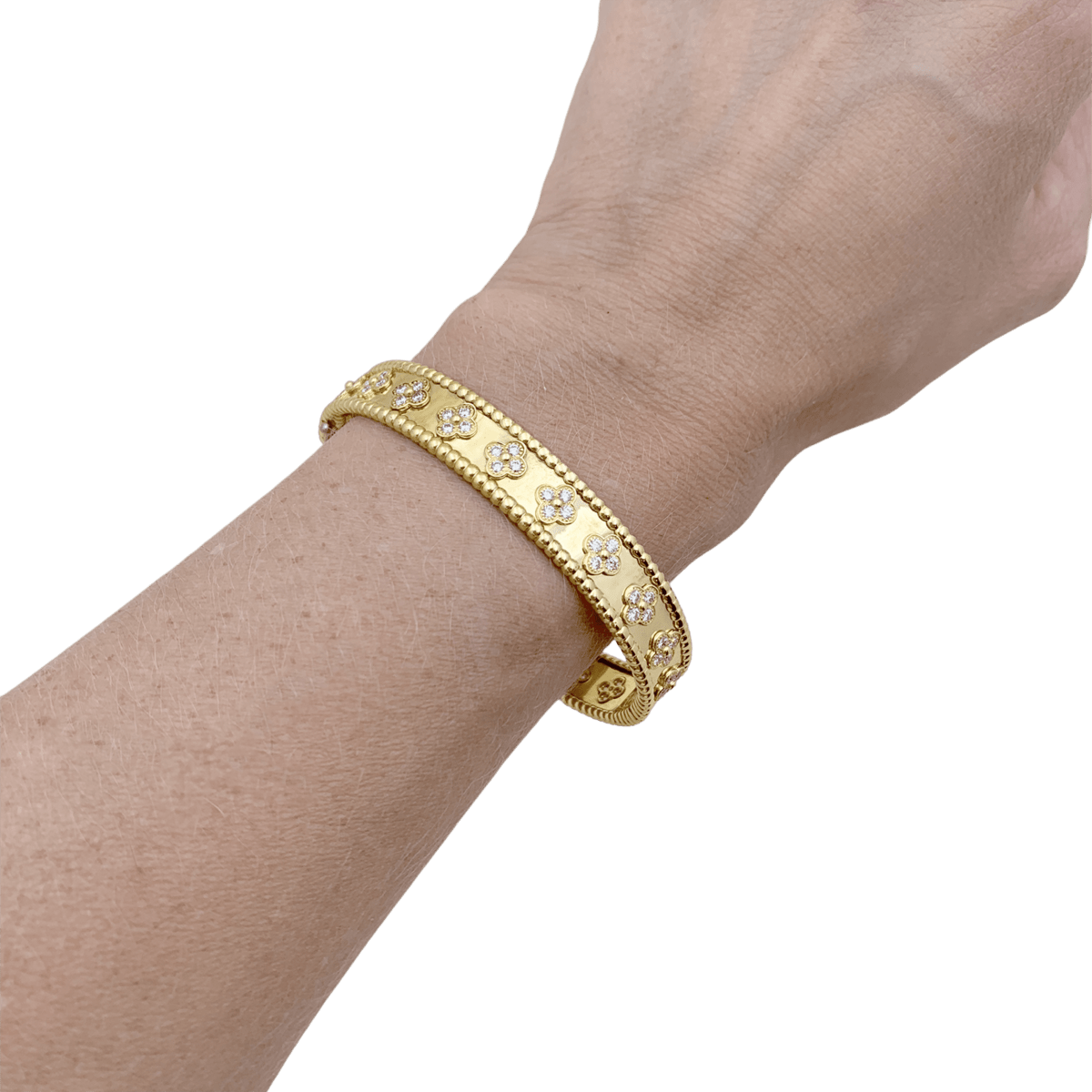 Bracelet Jonc VAN CLEEF & ARPELS "Perlée Trèfles" en or jaune et diamants - Castafiore