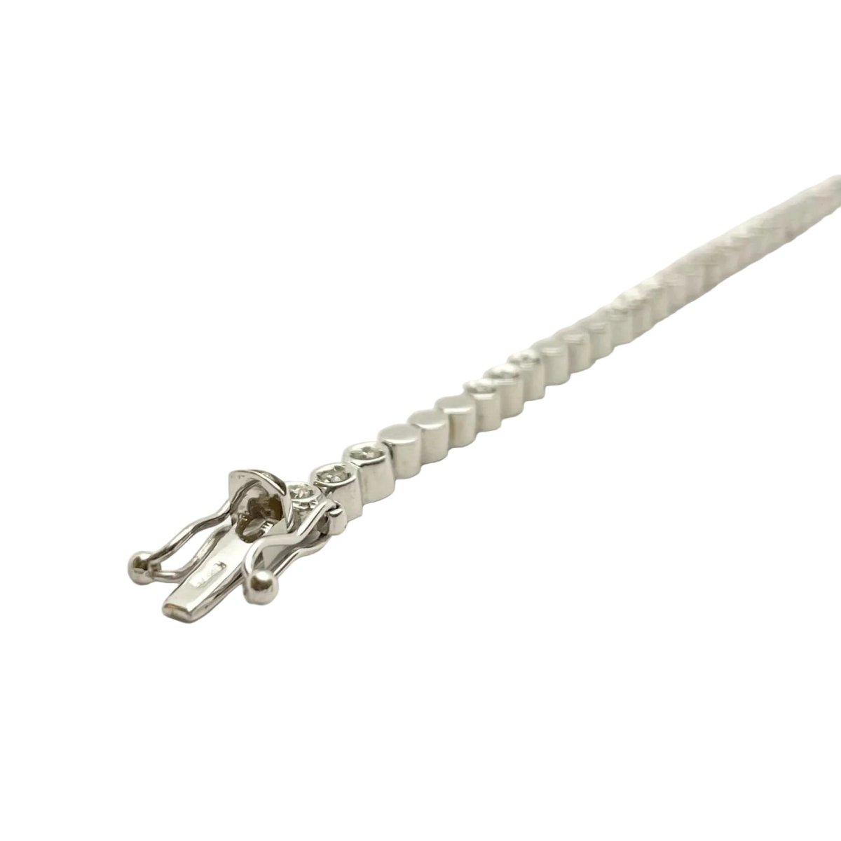 Bracelet Ligne en or blanc et diamants - Castafiore