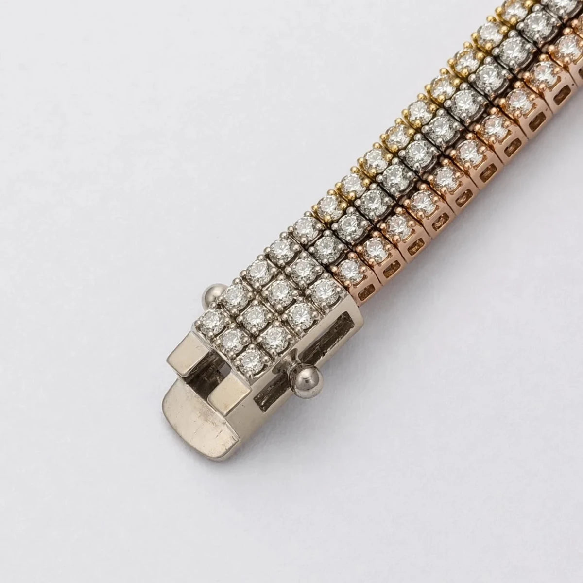 Bracelet Ligne en or blanc, or jaune, or rose et diamants - Castafiore