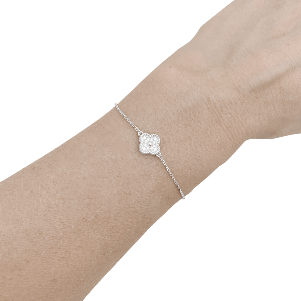 Bracelet Ligne VAN CLEEF & ARPELS "Sweet Alhambra" en or blanc et diamants - Castafiore