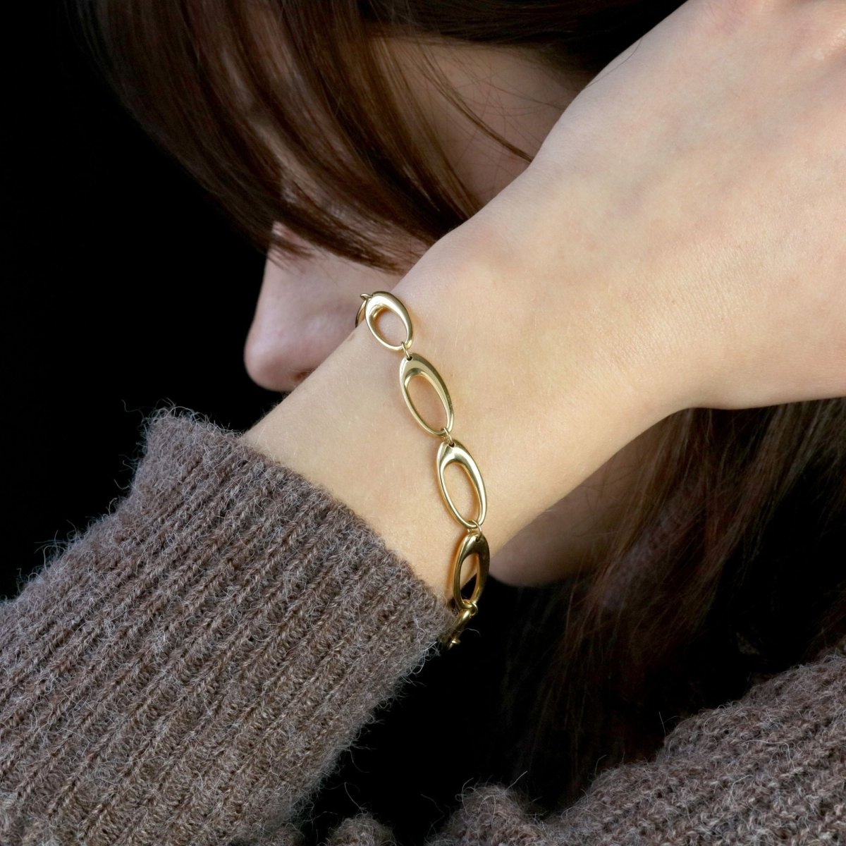 Bracelet in gold with occasional oval links