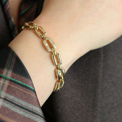 Bracelet maille rectangle en or jaune et diamants - Castafiore