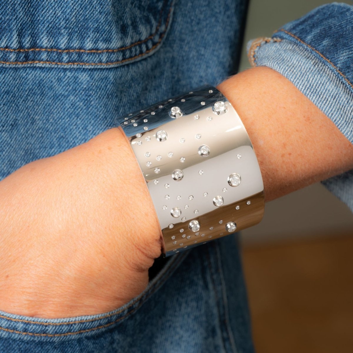 Bracelet Manchette FRED en or blanc et diamants - Castafiore