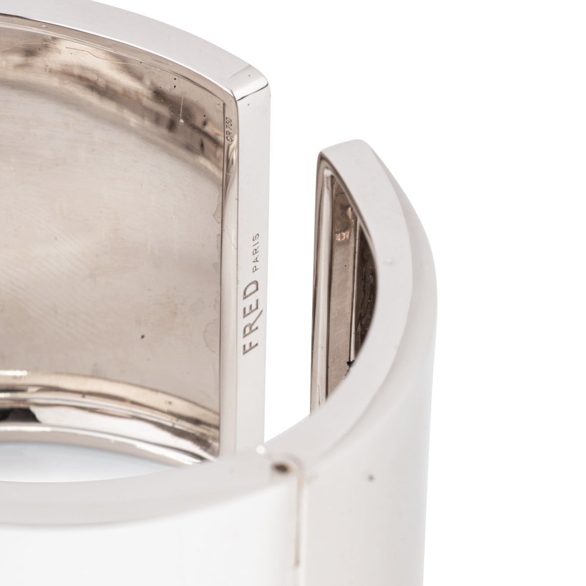 Bracelet Manchette FRED en or blanc et diamants - Castafiore