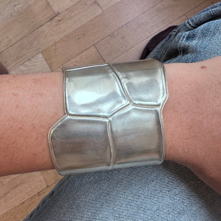 Bracelet Manchette HERMÈS "Niloticus Éclat" en argent - Castafiore