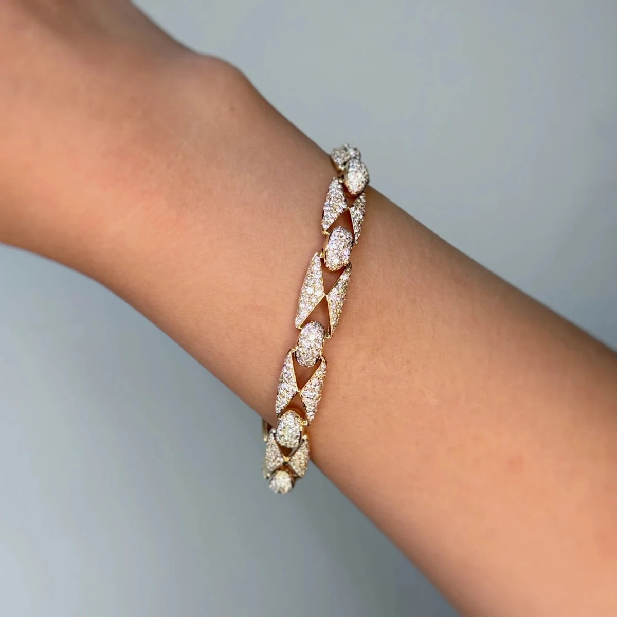 Bracelet MAURICE LABARTE en or jaune et diamants - Castafiore