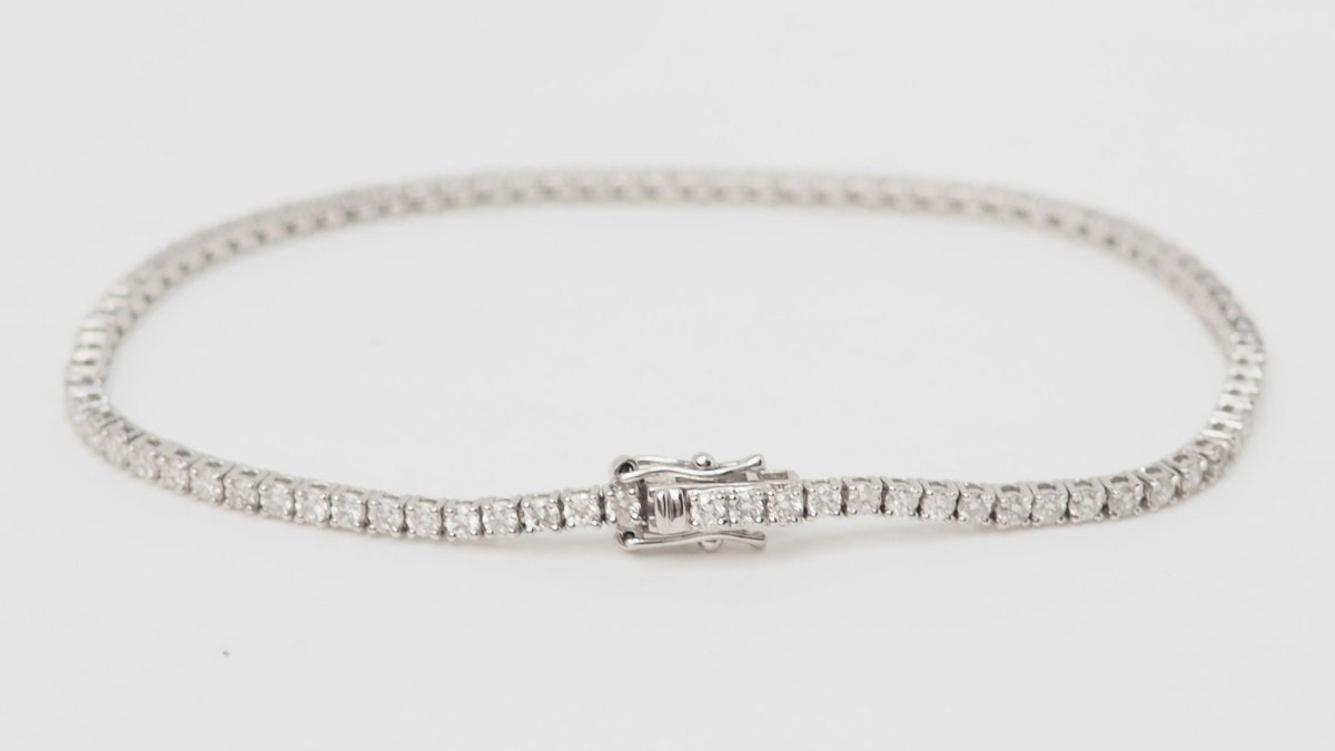 Bracelet rivière en or gris et diamants 2,04cts - Castafiore