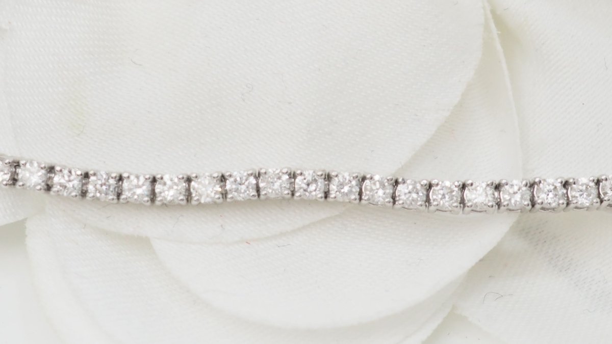 Bracelet rivière en or gris et diamants 2,04cts - Castafiore
