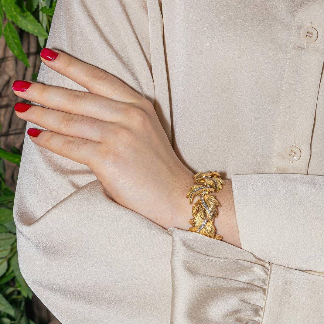 Bracelet Souple FABERGÉ en or jaune, platine et diamants - Castafiore