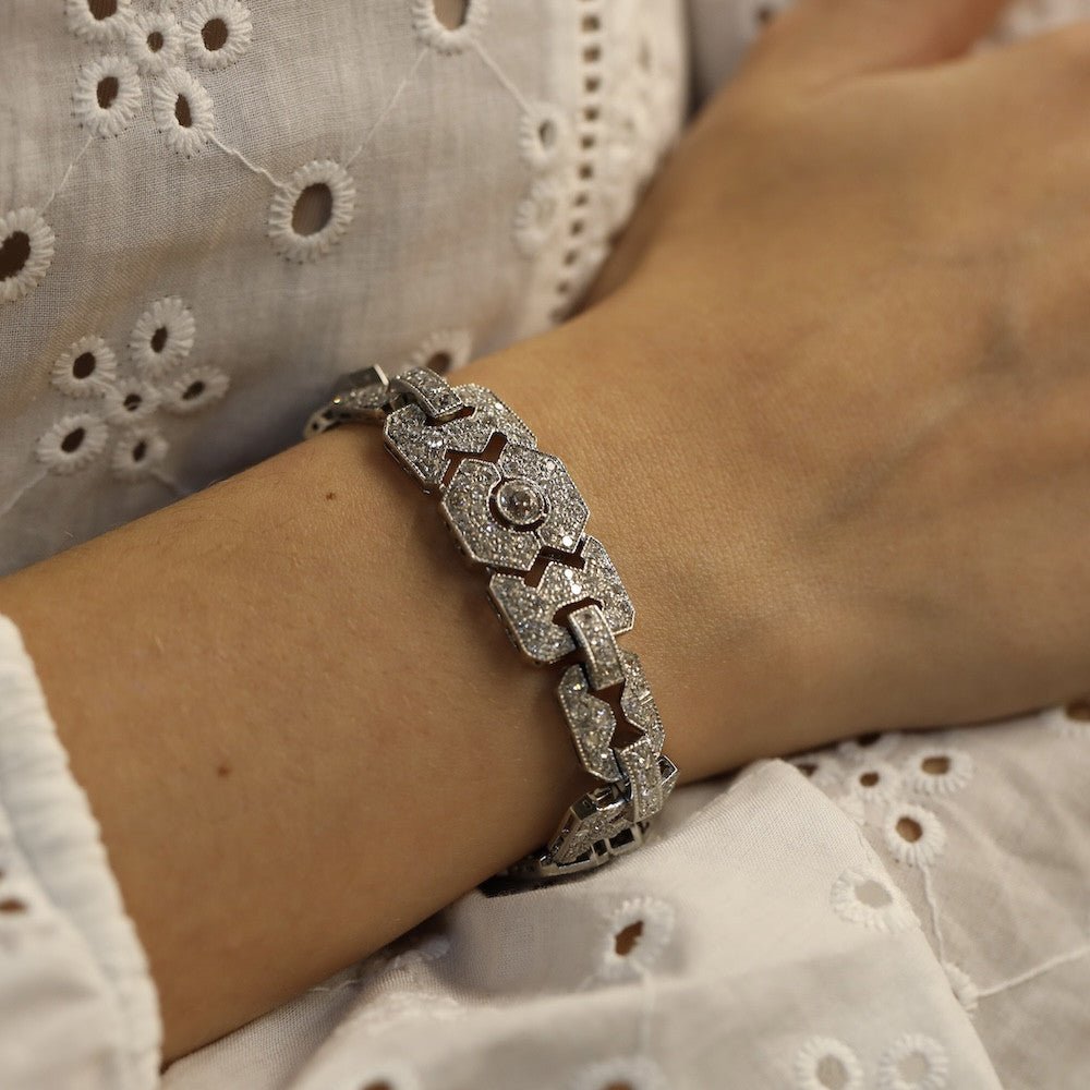 Bracelet Style Art Déco Platine massif avec 8,52 Cts de diamants taille ancienne. 18,5 cm - Castafiore