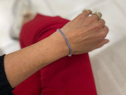 Bracelet tennis en or avec saphir bleu naturel de 7 carats - Castafiore