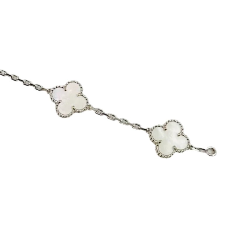 Bracelet VAN CLEEF & ARPELS "Alhambra" en or blanc et nacre - Castafiore