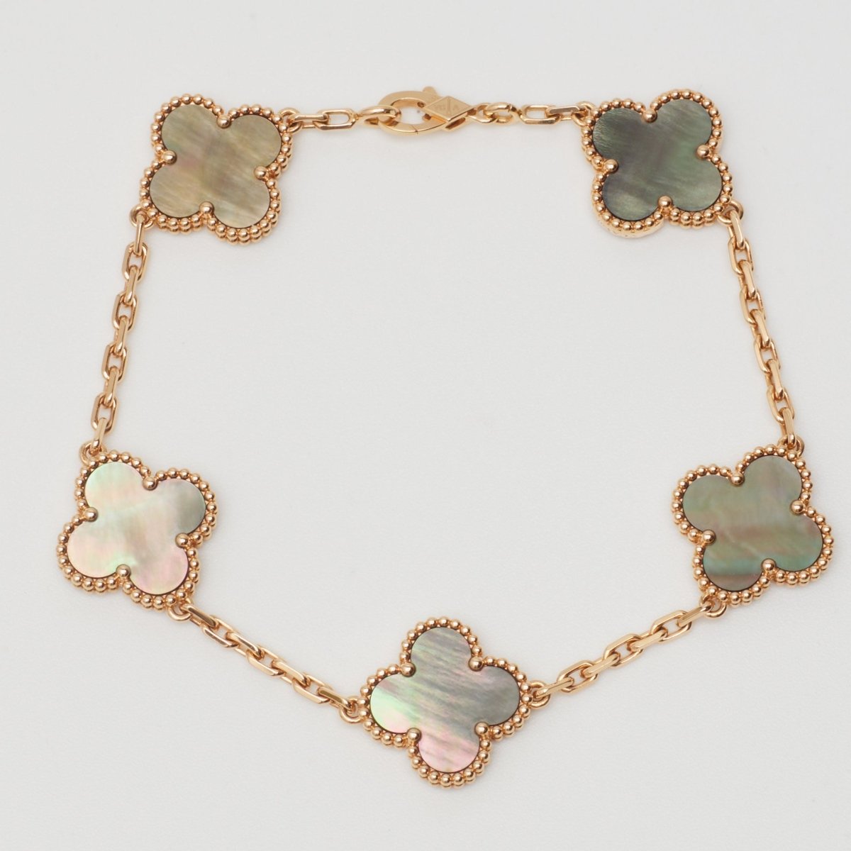 Bracelet Van Cleef & Arpels SPECIAL ORDER Vintage Alhambra 5 motifs nacre grise en or rose - Castafiore
