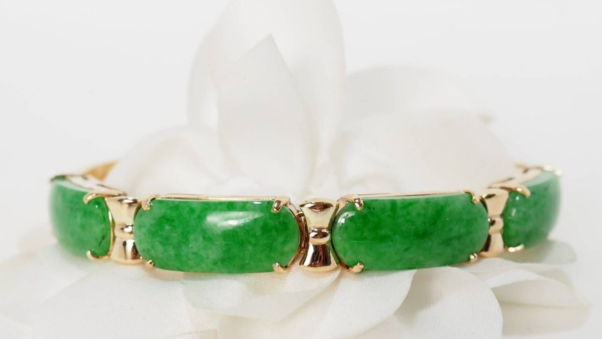 Bracelet vintage en or jaune, jade et diamants - Castafiore