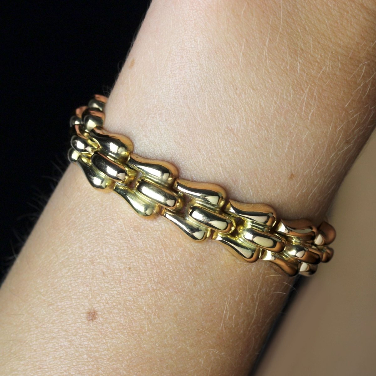 Bracelet VINTAGE Motifs bombés en or jaune - Castafiore