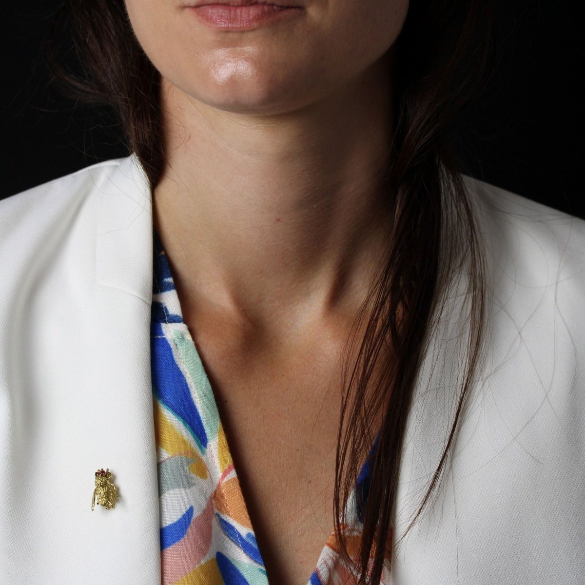 Broche abeille en or jaune et rubis - Castafiore