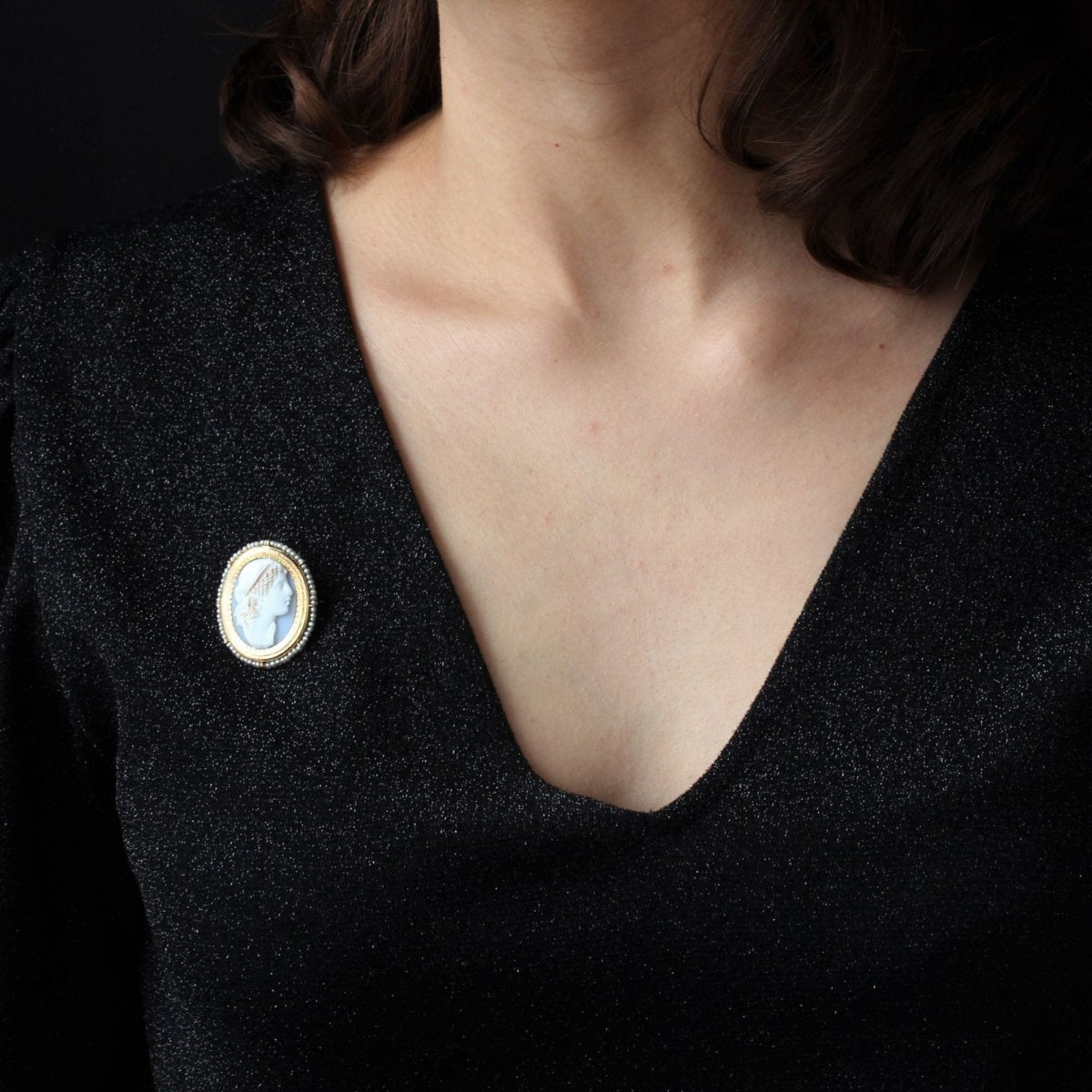Broche ANCIENNE Camée en or jaune et perles fines - Castafiore