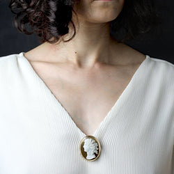 Broche ancienne camée sur agate - Castafiore