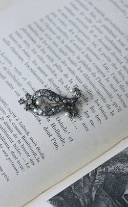 Broche ancienne diamants et perles - Castafiore
