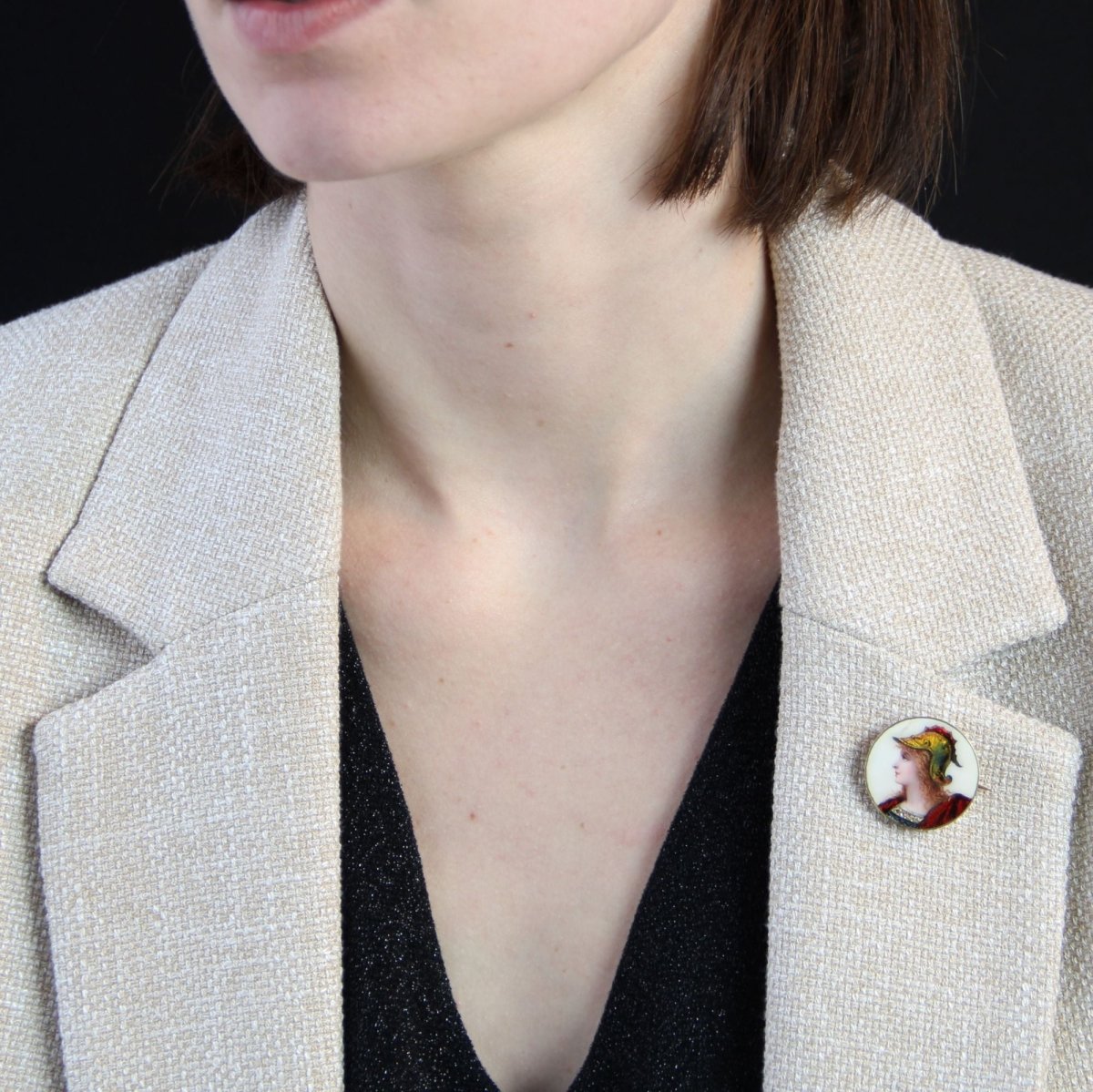 Broche ANCIENNE Émail en or jaune et diamants - Castafiore