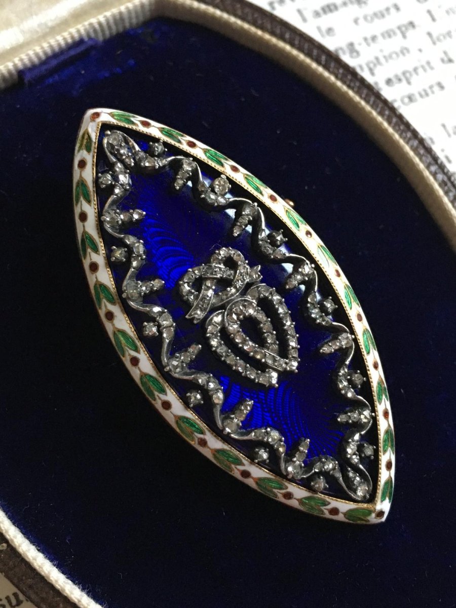 Broche ancienne en forme de navette en or et argent. - Castafiore