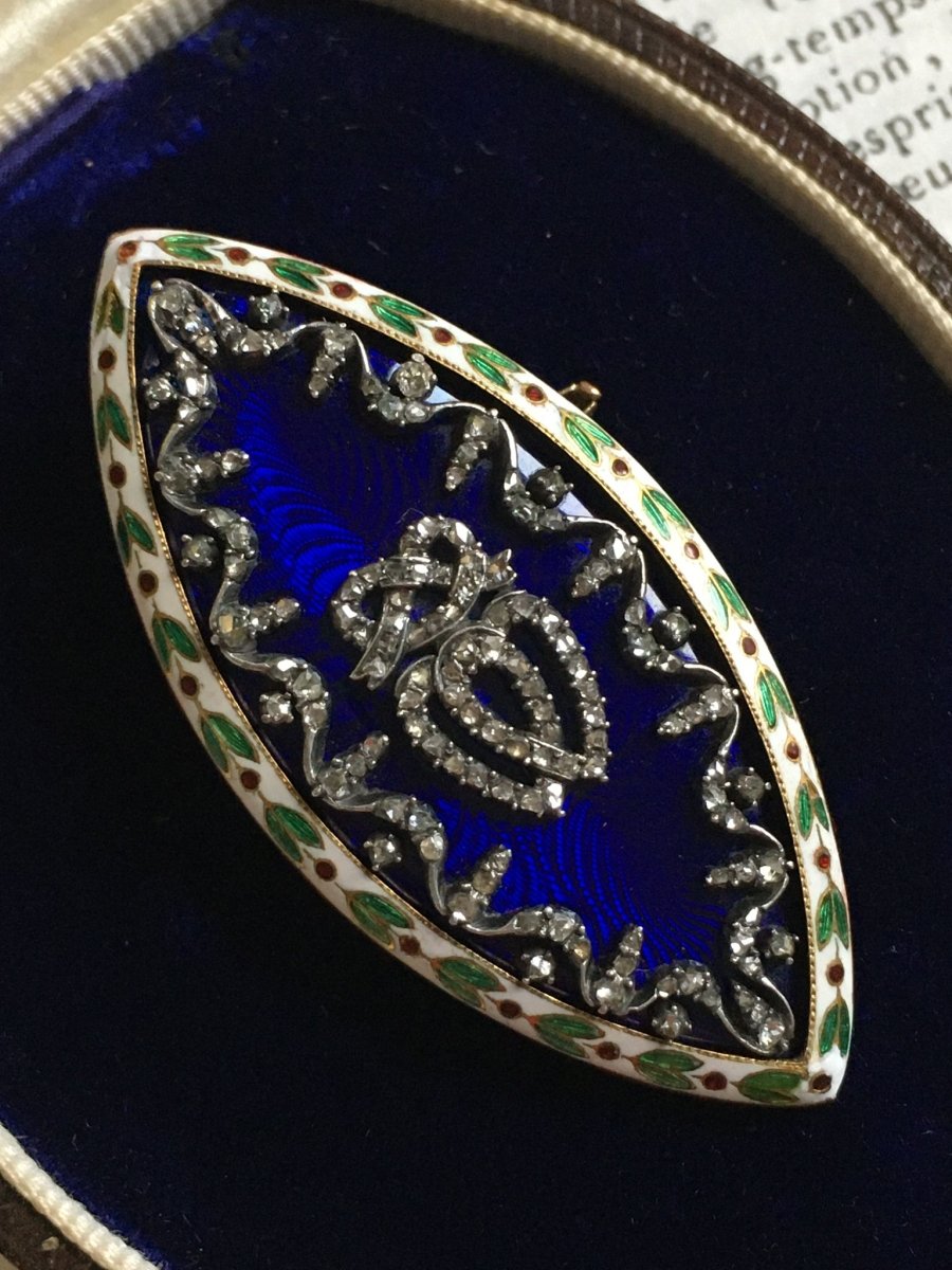 Broche ancienne en forme de navette en or et argent. - Castafiore