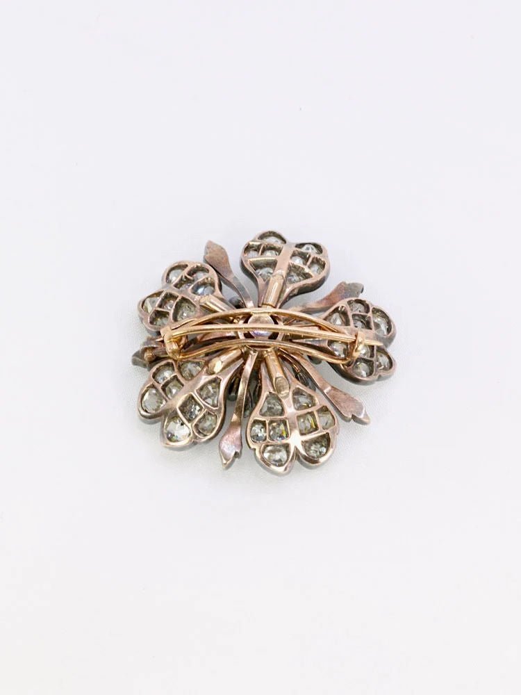 Broche ancienne fleur or argent diamants taille ancienne - Castafiore