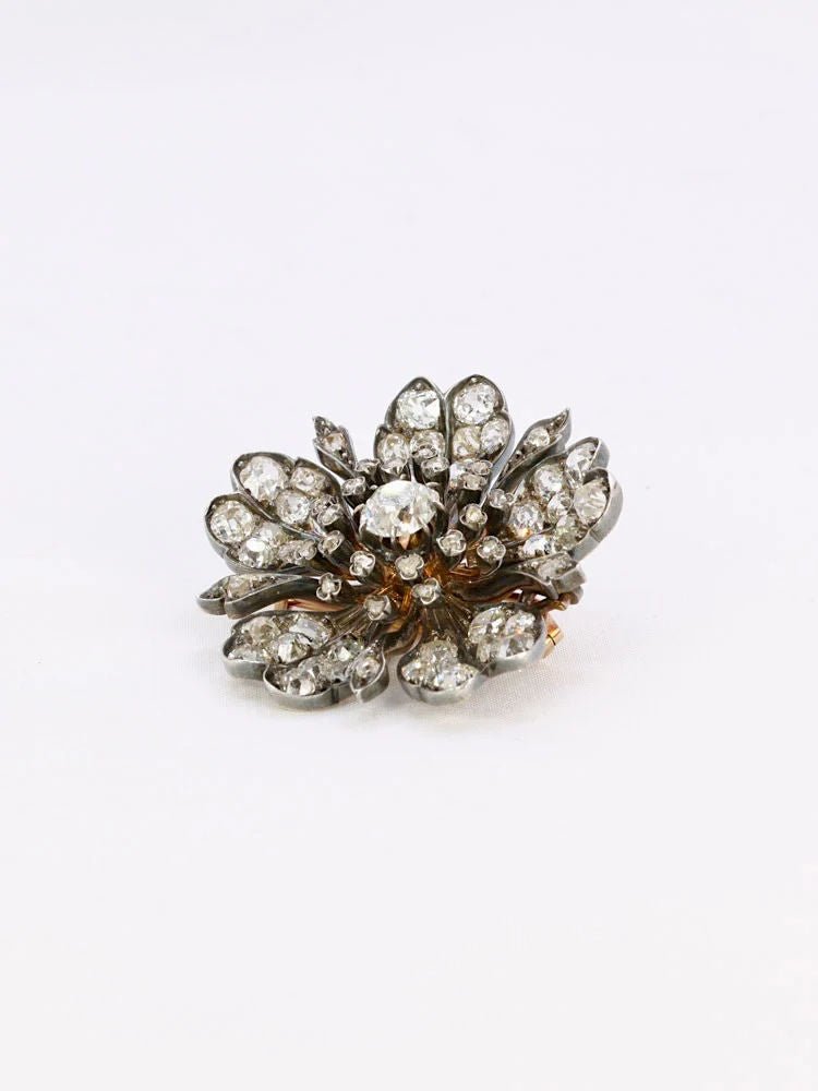 Broche ancienne fleur or argent diamants taille ancienne - Castafiore