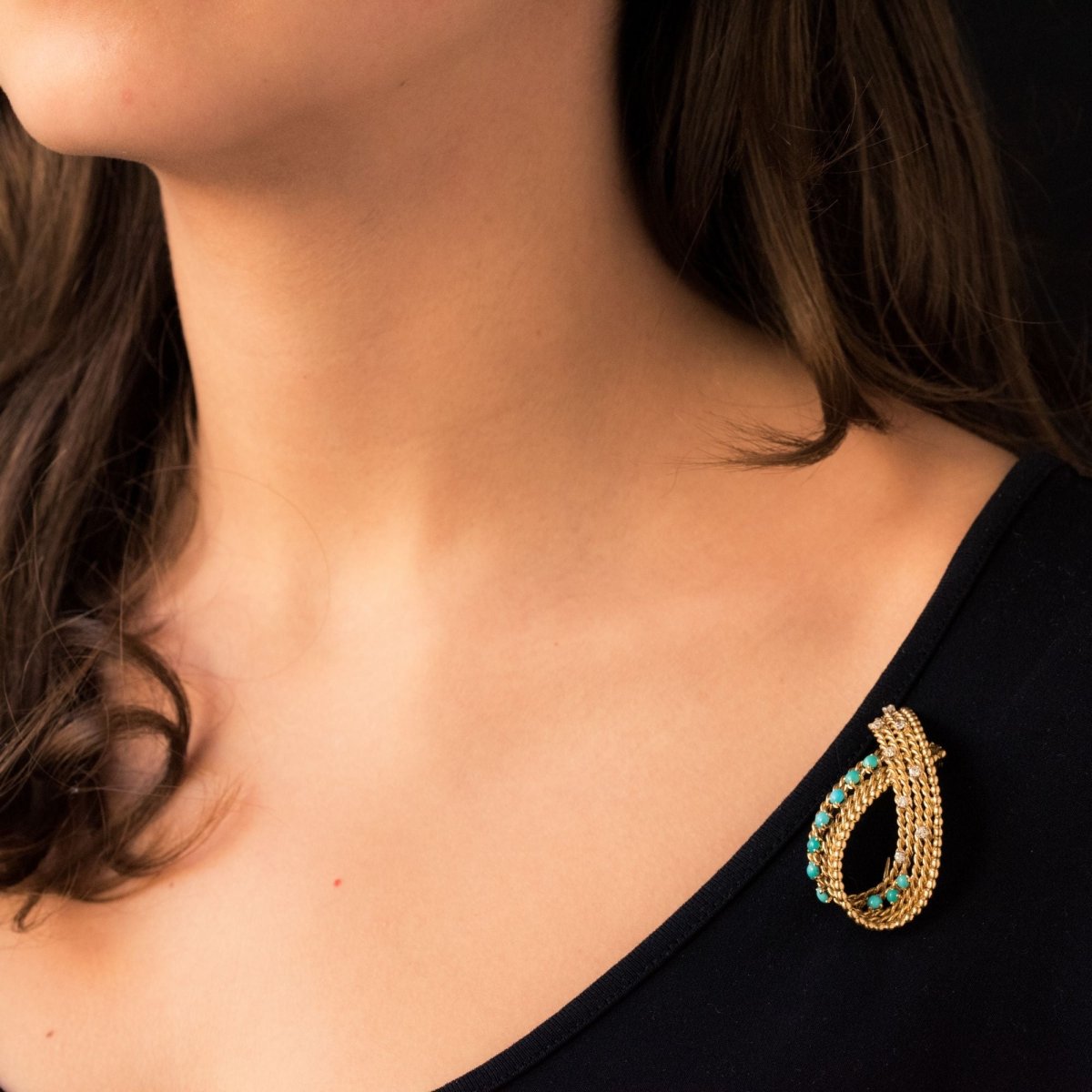 Broche ANCIENNE Ruban en or jaune et turquoises - Castafiore