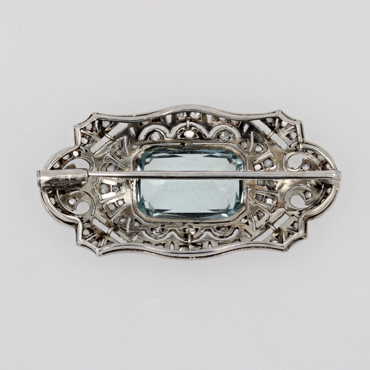 Broche Art Déco aigue - marine et diamants - Castafiore