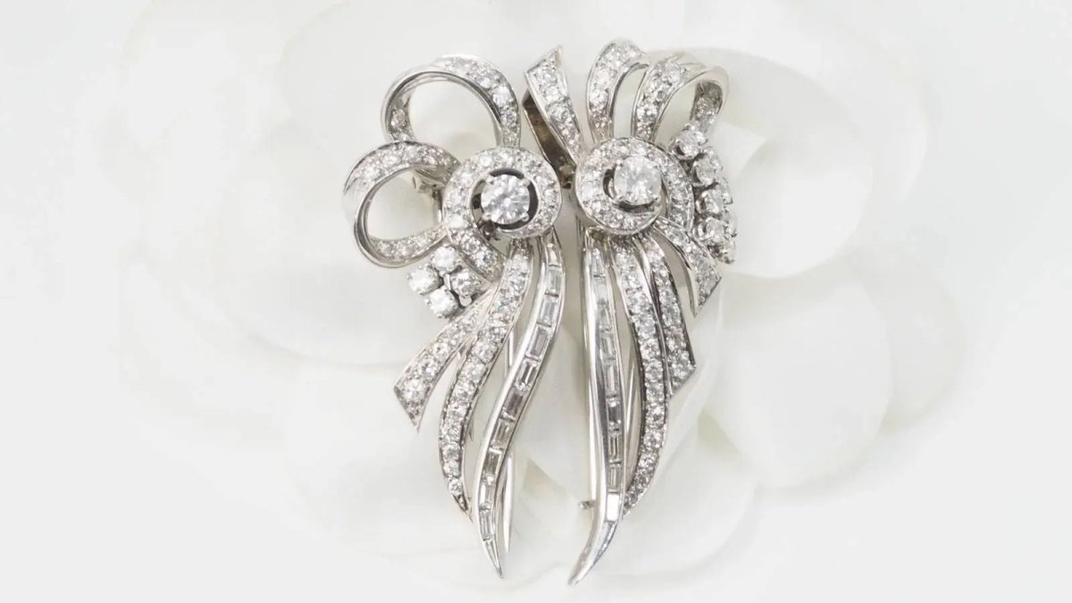 Broche Art déco double clips en or blanc et platine, diamants - Castafiore