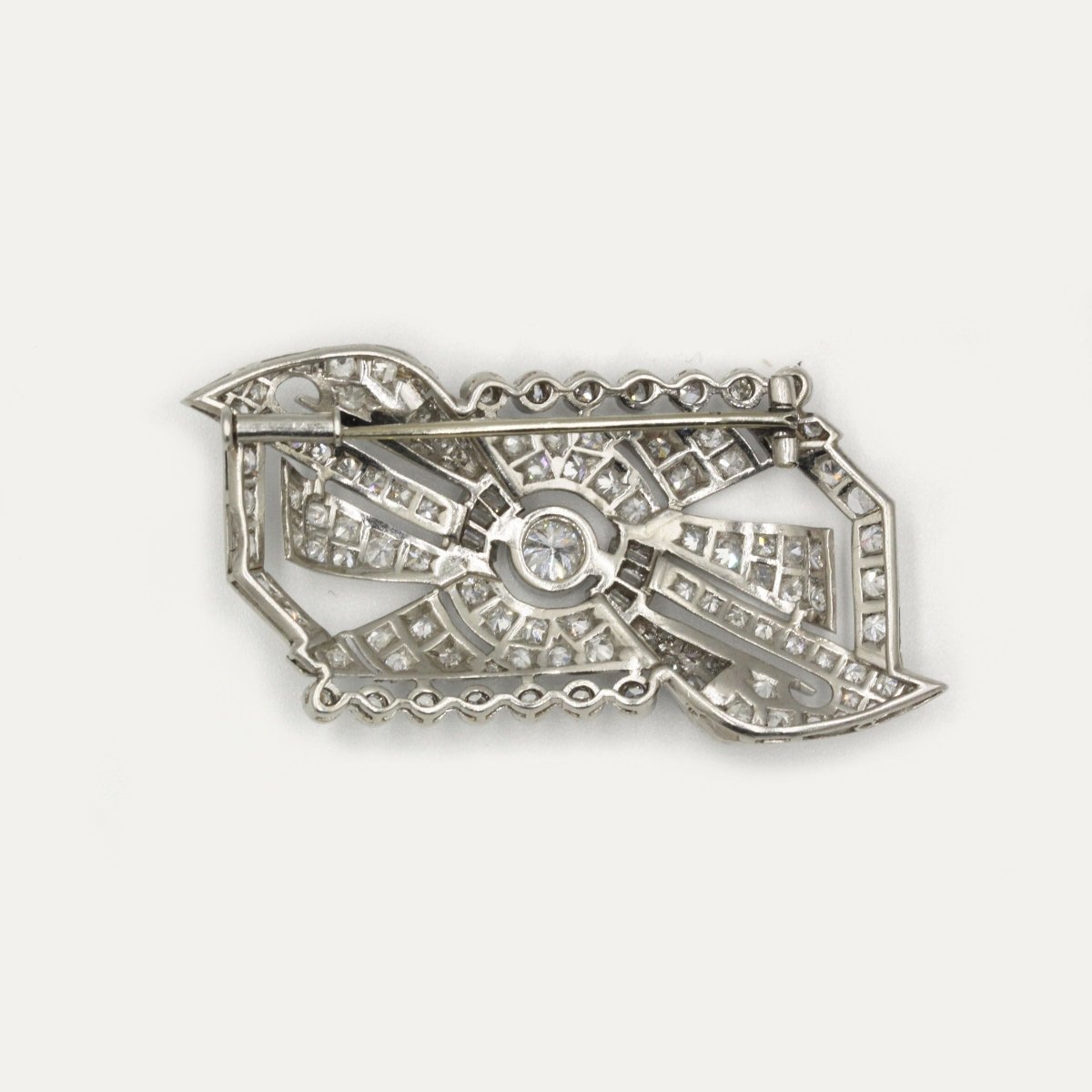 Broche Art - Déco - Or, Platine & diamants - Castafiore