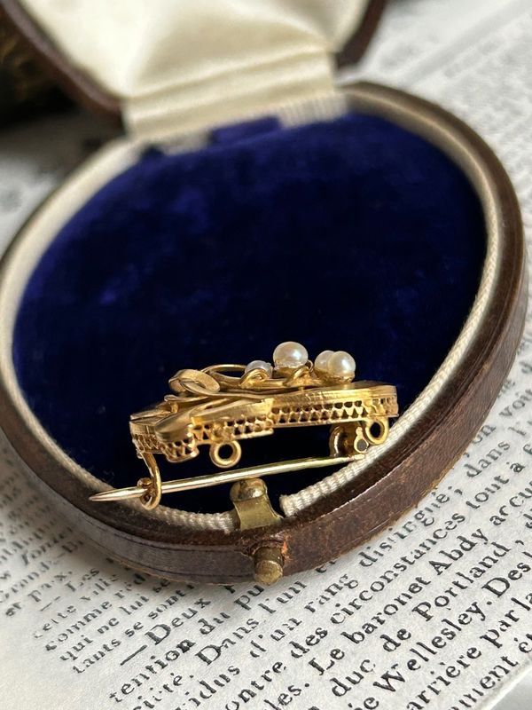 Broche Art Nouveau en or jaune 18k - Castafiore