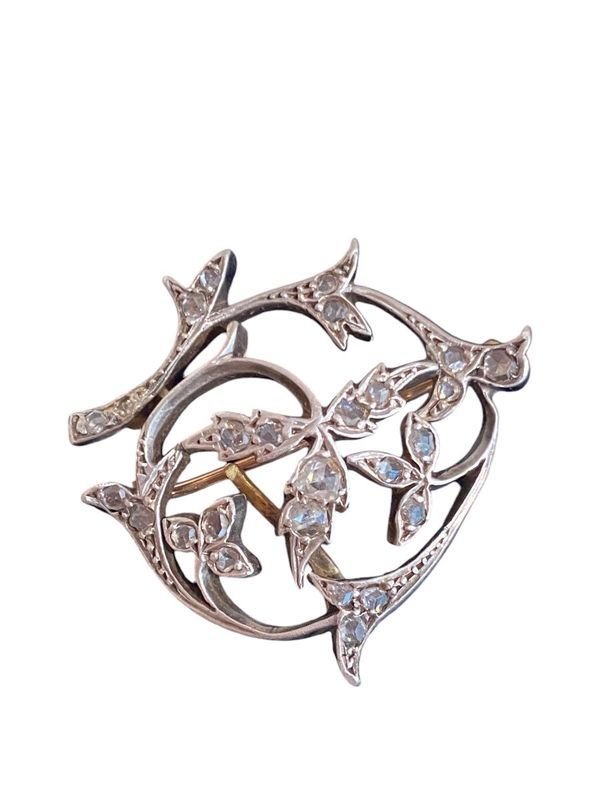 Broche aux motifs végétaux de la fin du XIXème siècle - Castafiore