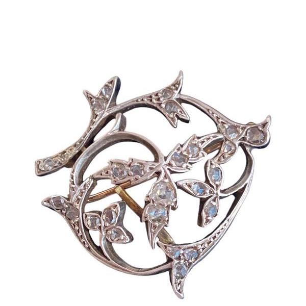 Broche aux motifs végétaux en or, argent et diamants - Castafiore