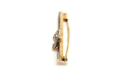Broche Barrette en or blanc, or jaune, saphirs et diamants - Castafiore