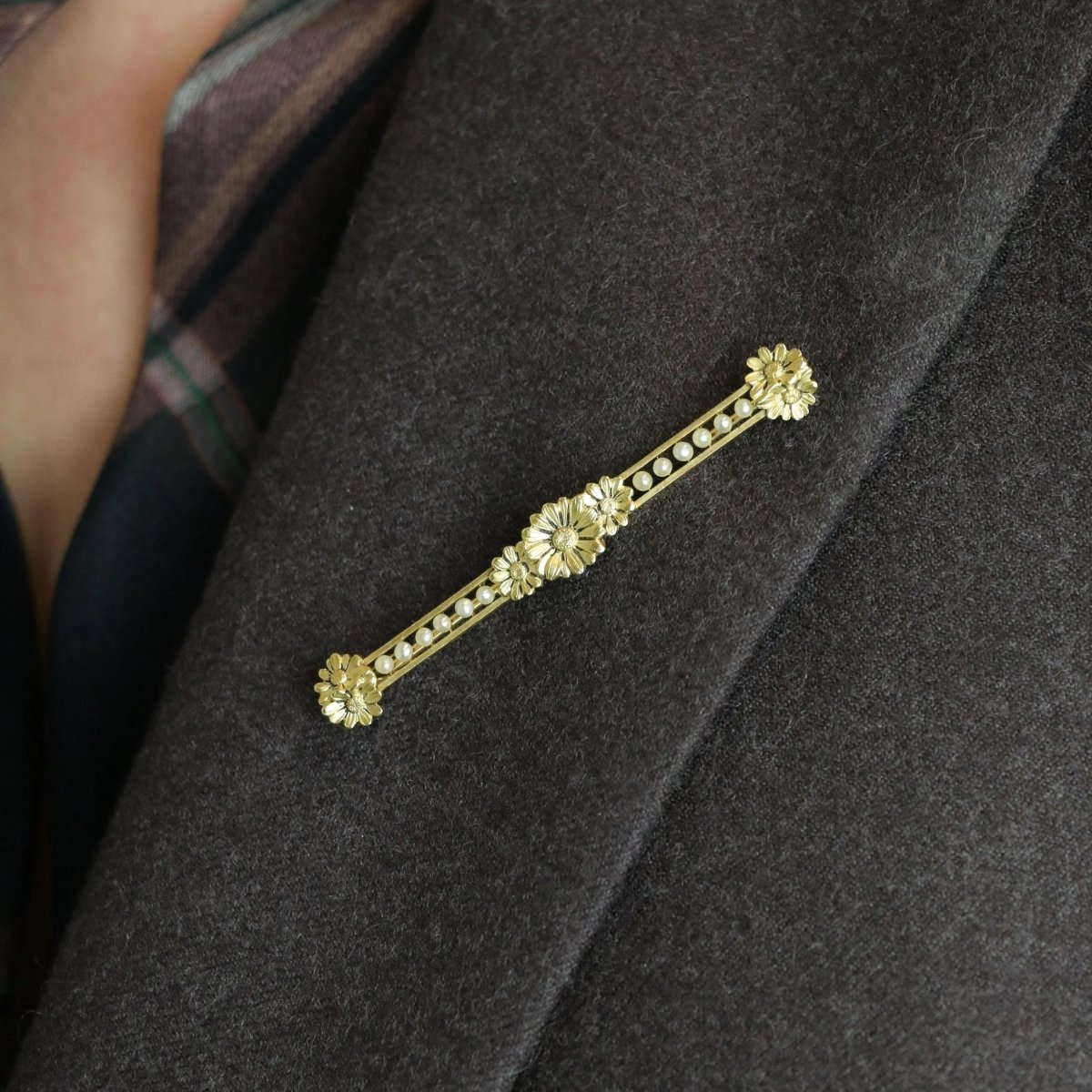 Broche barrette en or jaune et perles fines - Castafiore