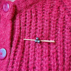 Broche barrette trèfle en or rose et hématite - Castafiore