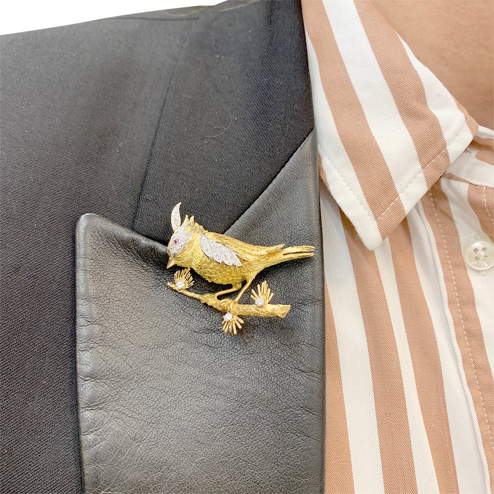 Broche Boucheron, "Oiseau sur sa branche", or jaune, platine - Castafiore