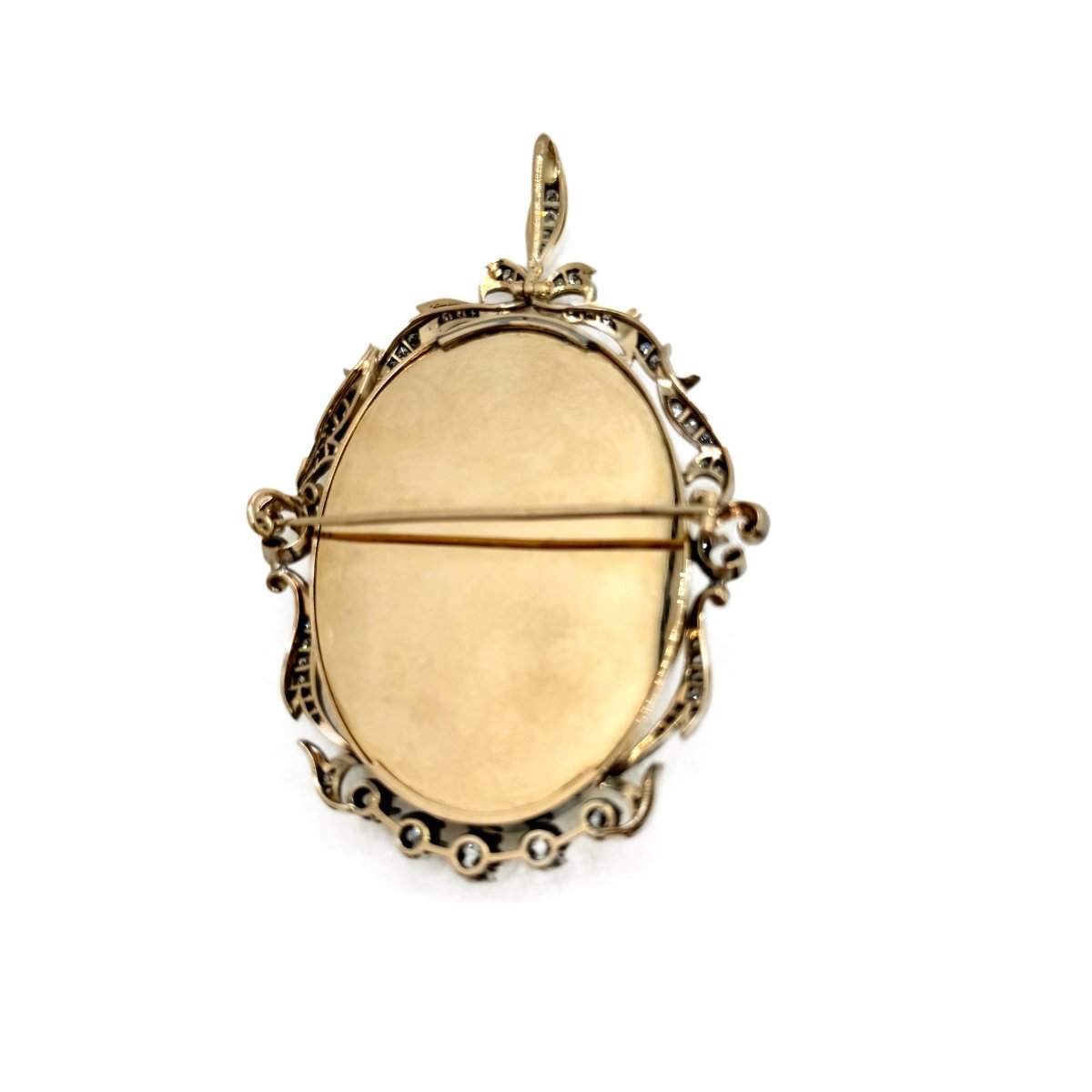 Broche camée en or gris et argent - Castafiore