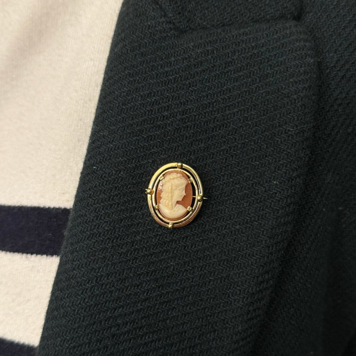 Broche Camée en or jaune - Castafiore