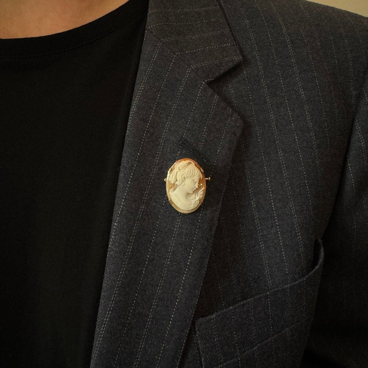 Broche Camée en or jaune et agate - Castafiore