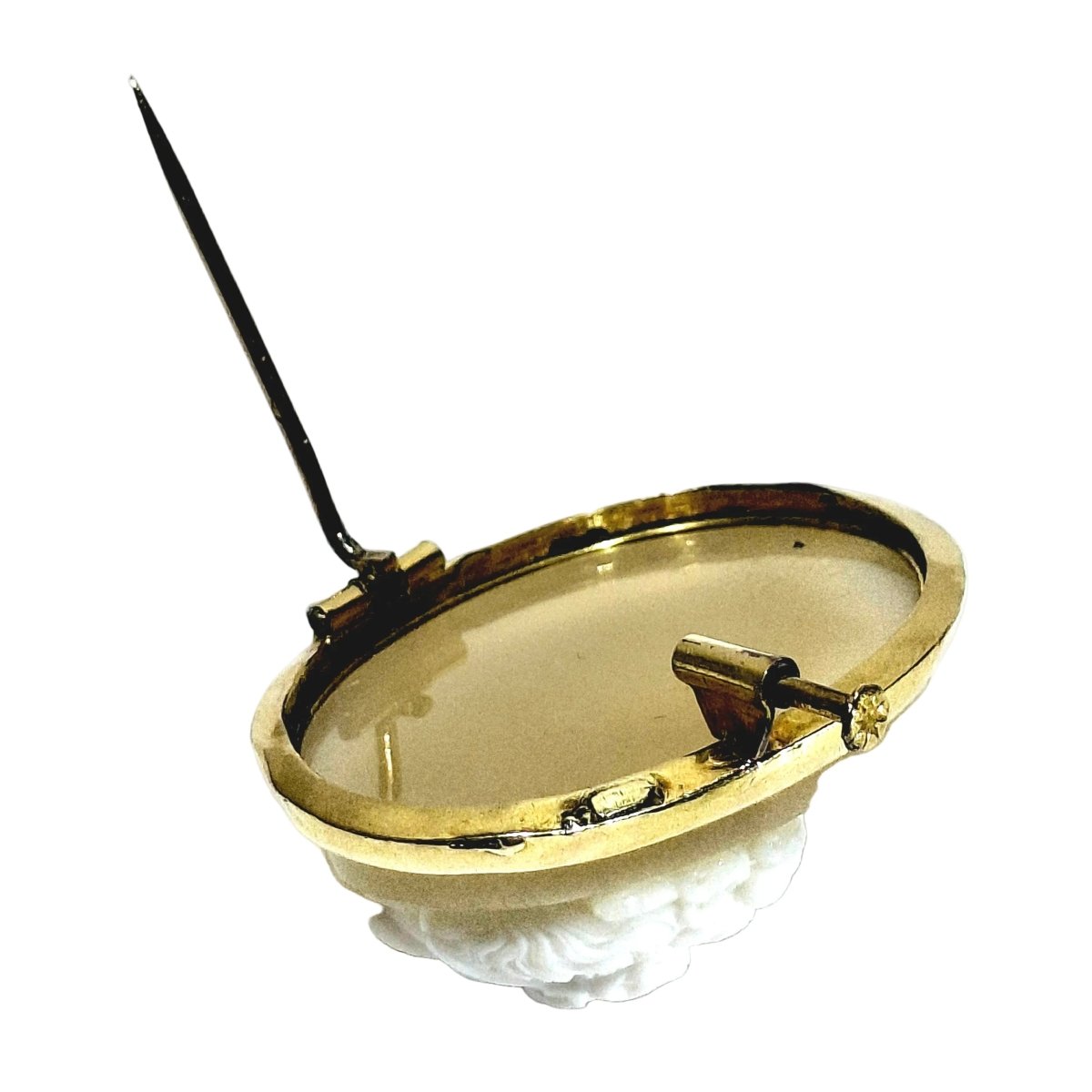 Broche Camée en or jaune et agate - Castafiore