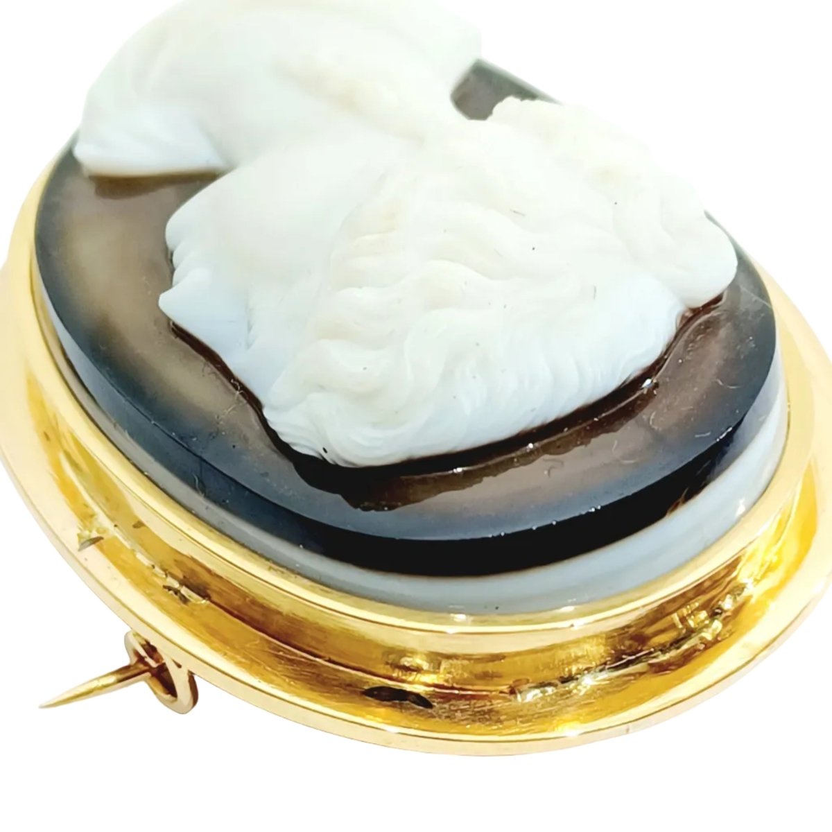 Broche Camée en or jaune et agate - Castafiore