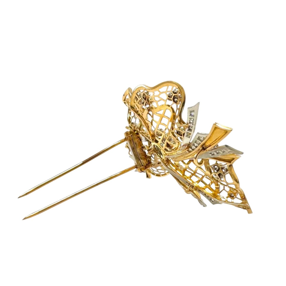 Broche Clip en or jaune, platine et diamants - Castafiore