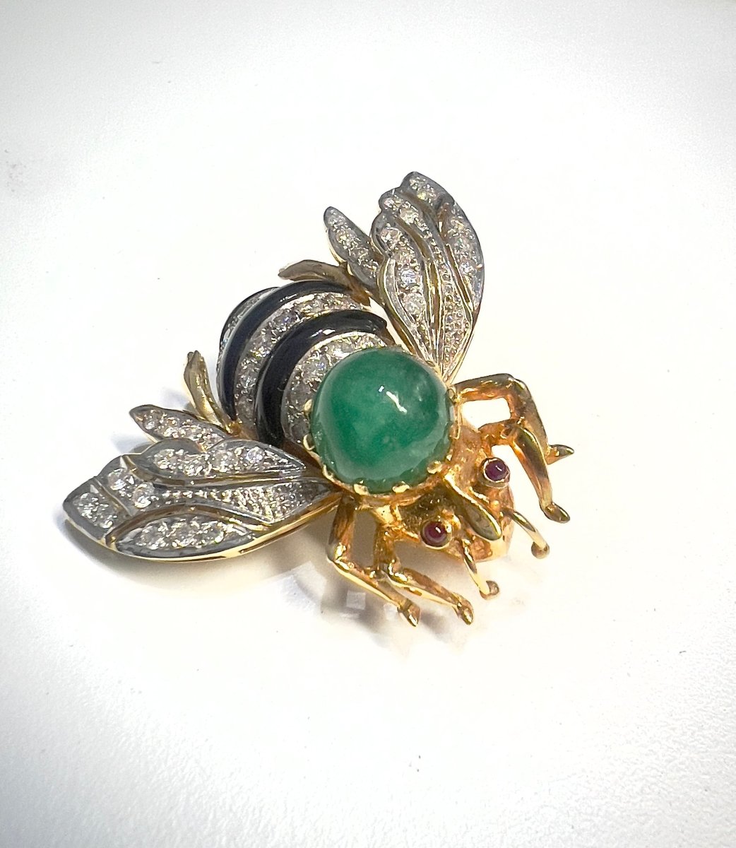 BROCHE de Oro 18 kts CONTEMPORÁNEO SIGLO XX con DIAMANTES, RUBÍ Y ESMERALDA - Castafiore