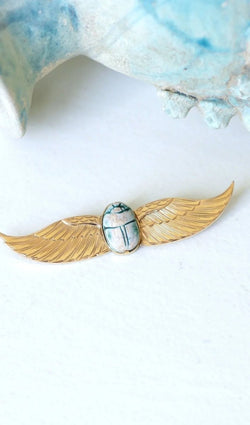 Broche Egyptomanie Or et Scarabée Amulette Fritte - Castafiore