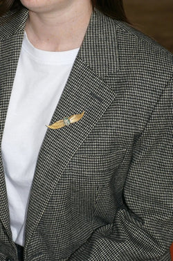 Broche Egyptomanie Or et Scarabée Amulette Fritte - Castafiore